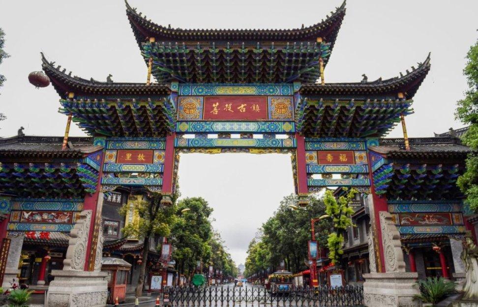马有失蹄孙兴慜边路传中,皮球过深直接越过禁区来到另一边